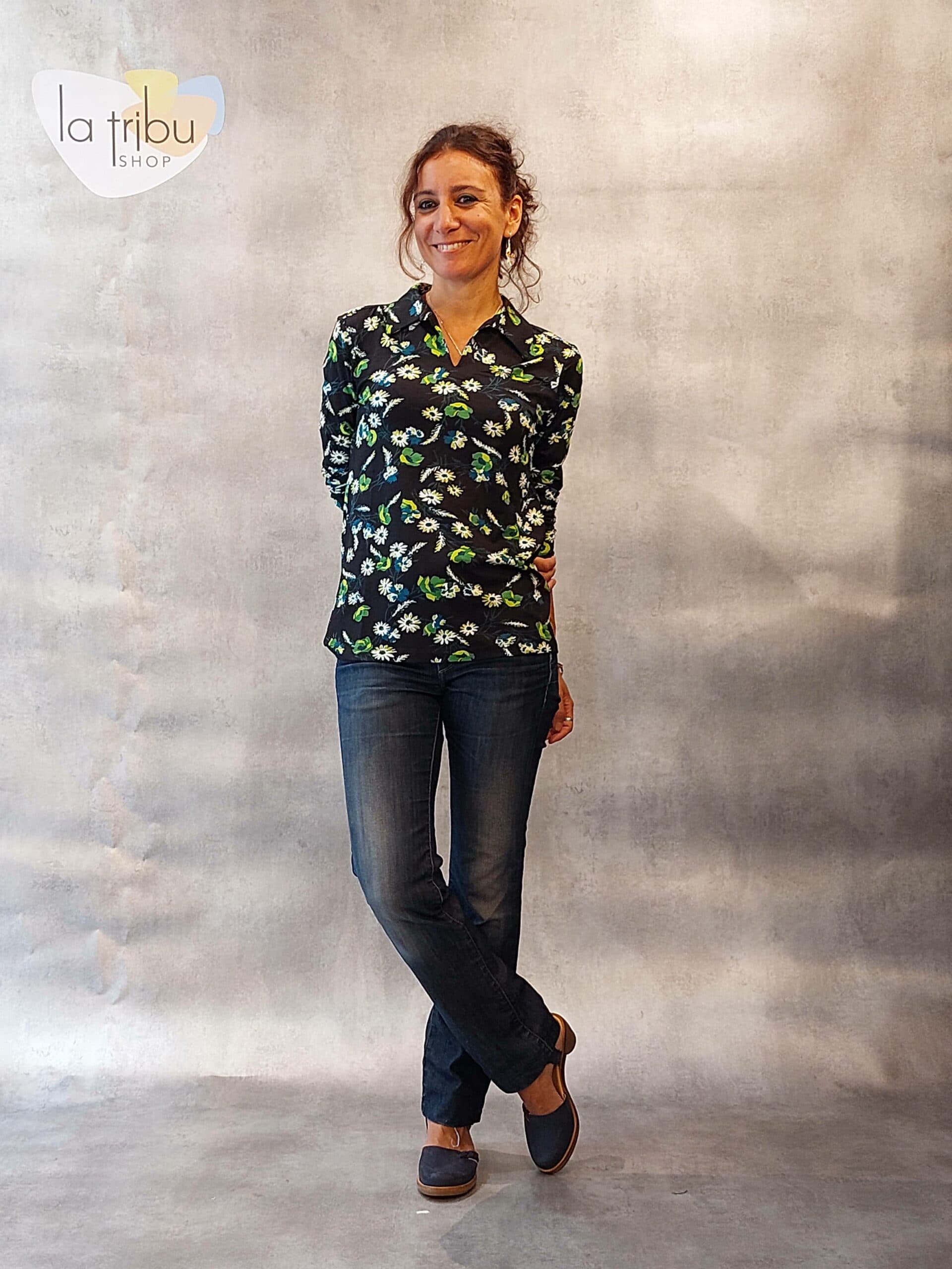 Top Pretty vacant Nicola (Posy) - Large