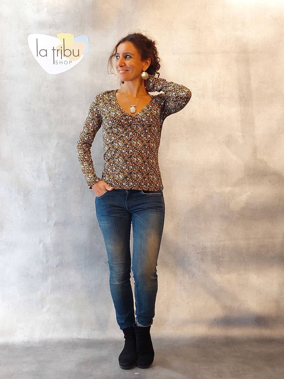 Top Tranquillo Jersey V neck (Flora) - Medium