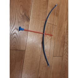 Petit Arc en bois + 2 Flèches