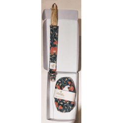 Coffret Naissance - Chaussons + Attache-tétine (9 coloris) - La Cigogne de Lily Gold Poppy