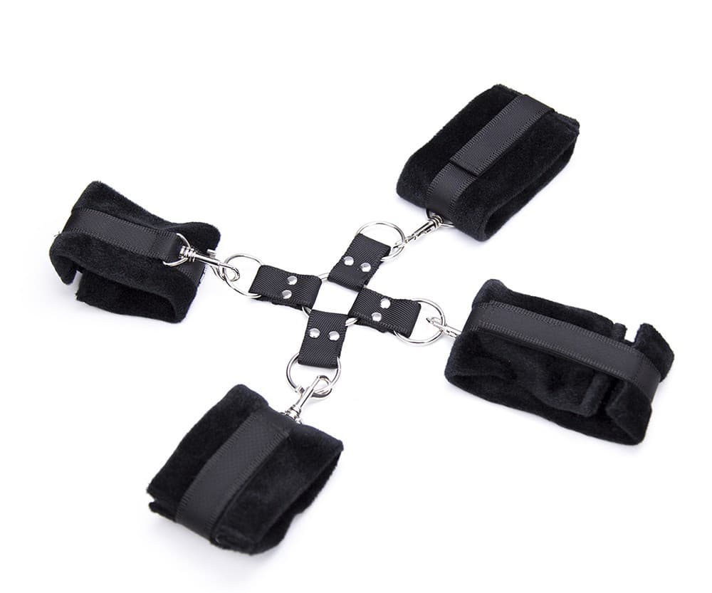 Menottes attache en croix pour mains et pieds