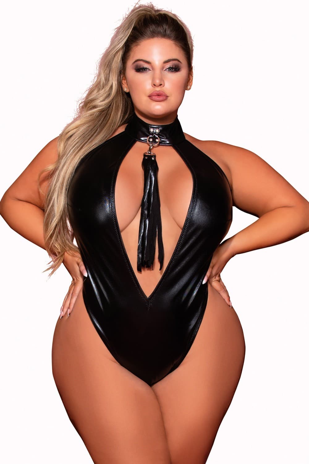 Body en similicuir grande taille extensible avec col clouté et fouet