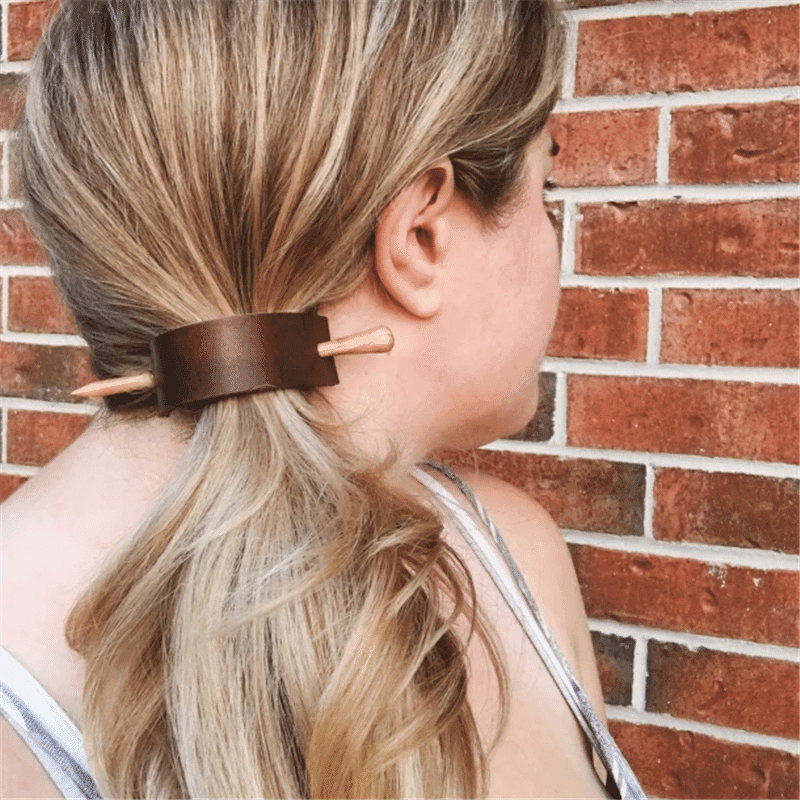 Barrette de cheveux en bois et cuir fait à la main
