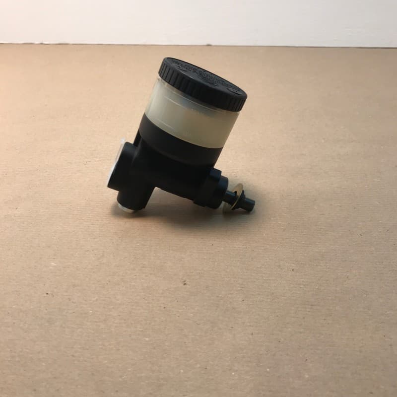 Maître cylindre avant D:16mm