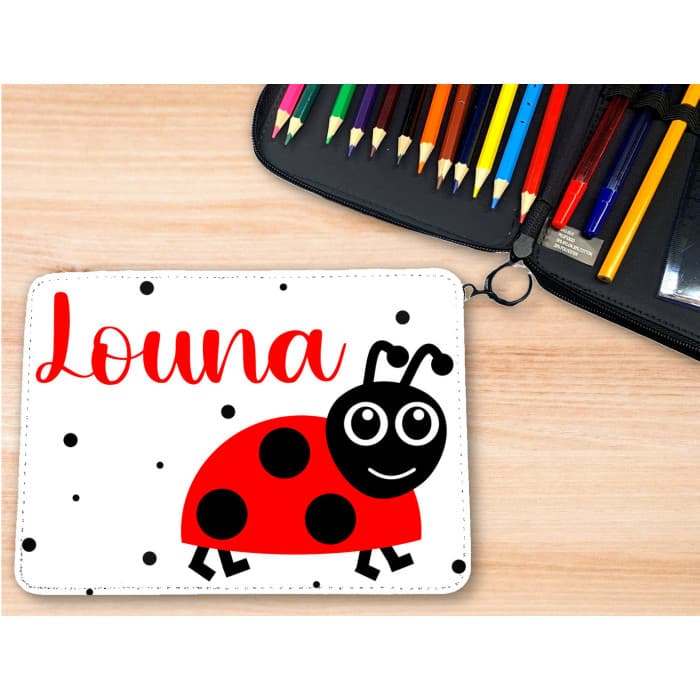 Trousse personnalisable remplie de crayons modĂšle coccinelle