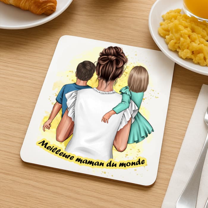 Dessous de plat maman personnalisable avec deux enfants