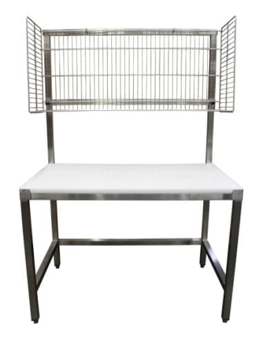 TABLE DE MISE SOUS BARQUETTES. DESSUS INOX 304 AVEC PANIER INOX L (en mm) : 1Â 200 - L (en mm) : 700 H (en mm) : 1Â 800