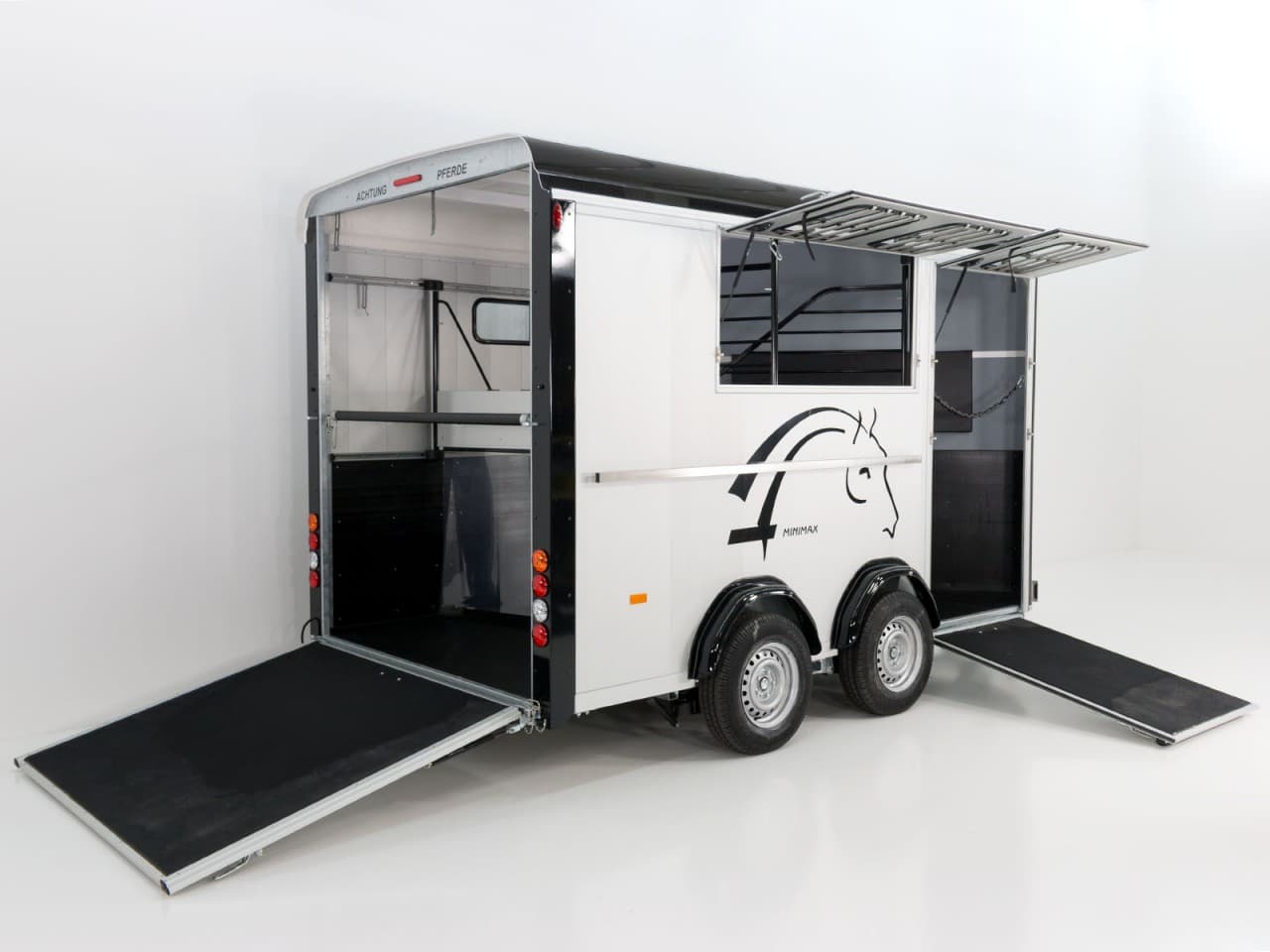 Cheval Liberte Pferdeanhänger Maxi 3| 3 Pferde| Pullmann 2 Fahrwerk| schwarz-Neu