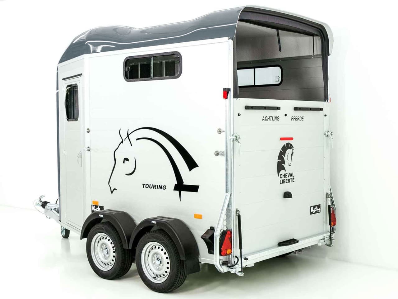 Cheval Liberte Pferdeanhänger Touring Jumping|Pullman-Fahrwerk|Sattelkammer|grau-Neu