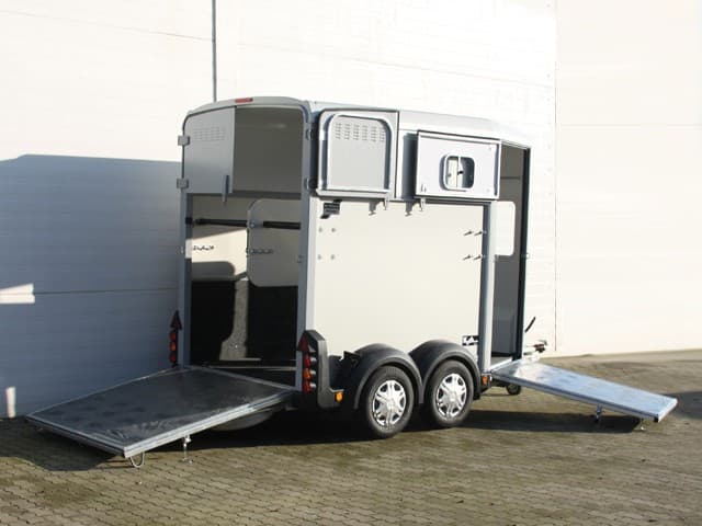 Ifor Williams Pferdeanhänger HB506|Frontausstieg-Neu